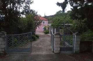 Апартаменты Old Fig Tree Holiday House Игало Апартаменты-35