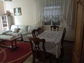 Апартаменты Old Fig Tree Holiday House Игало Апартаменты-42