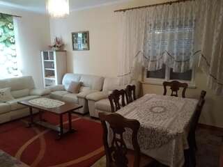 Апартаменты Old Fig Tree Holiday House Игало Апартаменты-44