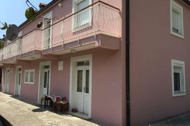 Апартаменты Old Fig Tree Holiday House Игало-36